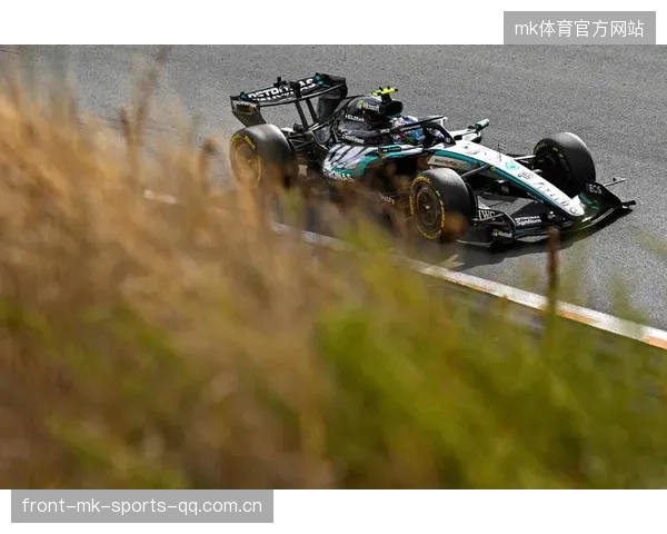 F1阿布扎比赛场见证新科冠军，诺里斯问鼎年度荣耀